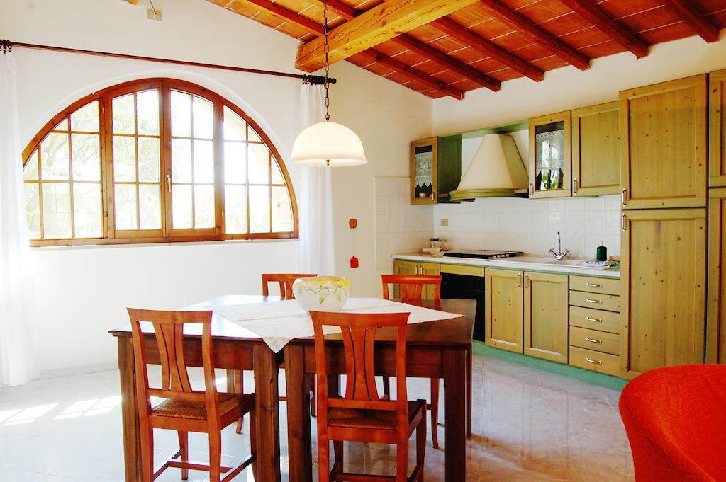 Le Valli Aparthotel Pomarance Quarto foto